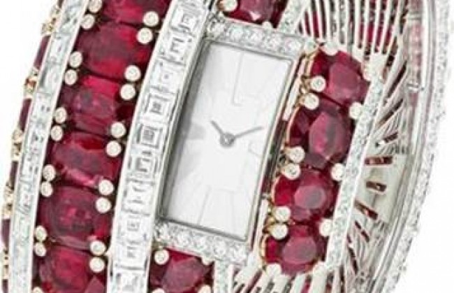 «Секретные» часы-браслет представляет компания Van Cleef & Arpels